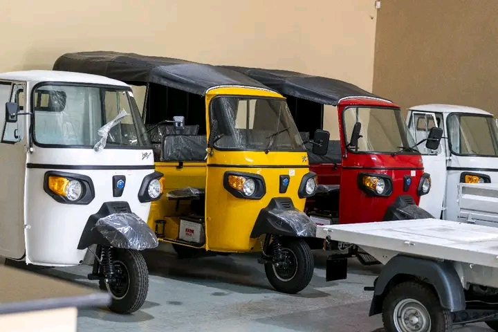 Tuktuk image